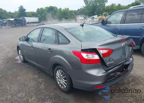 2012 Ford Focus S z USA, uszkodzony, nr VIN 1FAHP3E2XCL341862